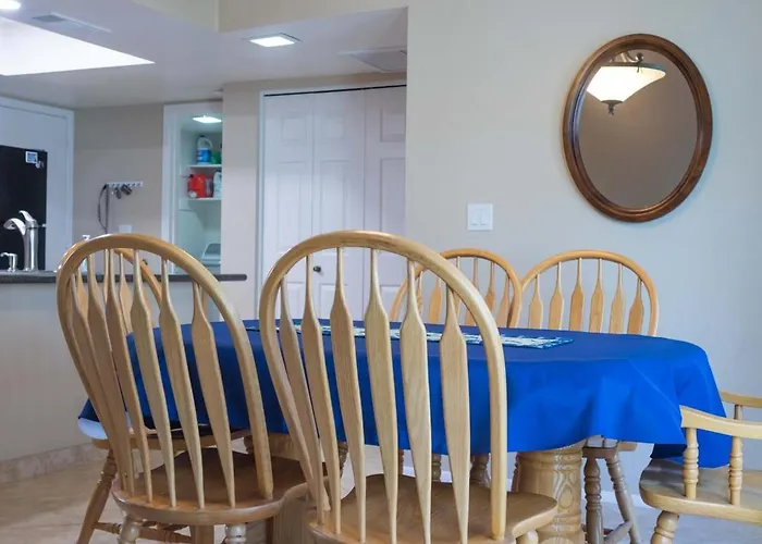 Cozy House Pool Tennis & Pickleball Courts Tempe