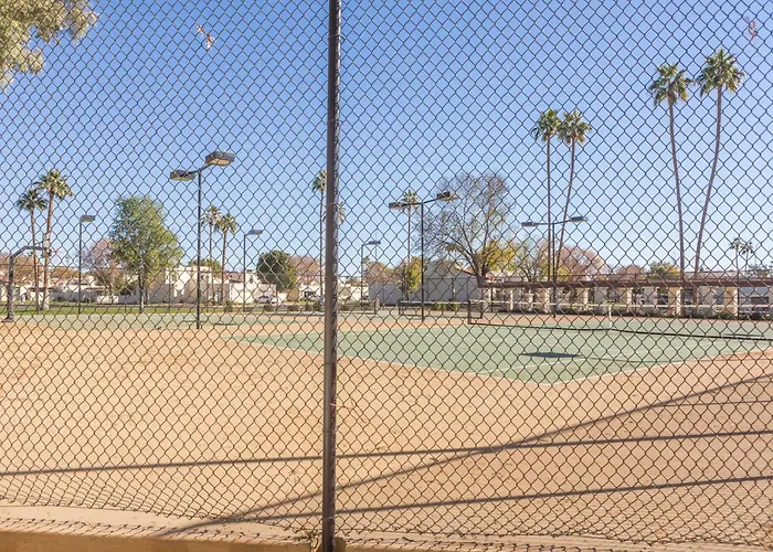 Cozy House Pool Tennis & Pickleball Courts Tempe